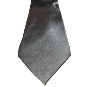 Clothier Phoenix 100% Silk Luxury Fashion Tie 3 3/4 wide 58 long